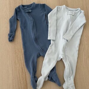 Bundle of 2 Loved Baby 100% cotton zipper footies